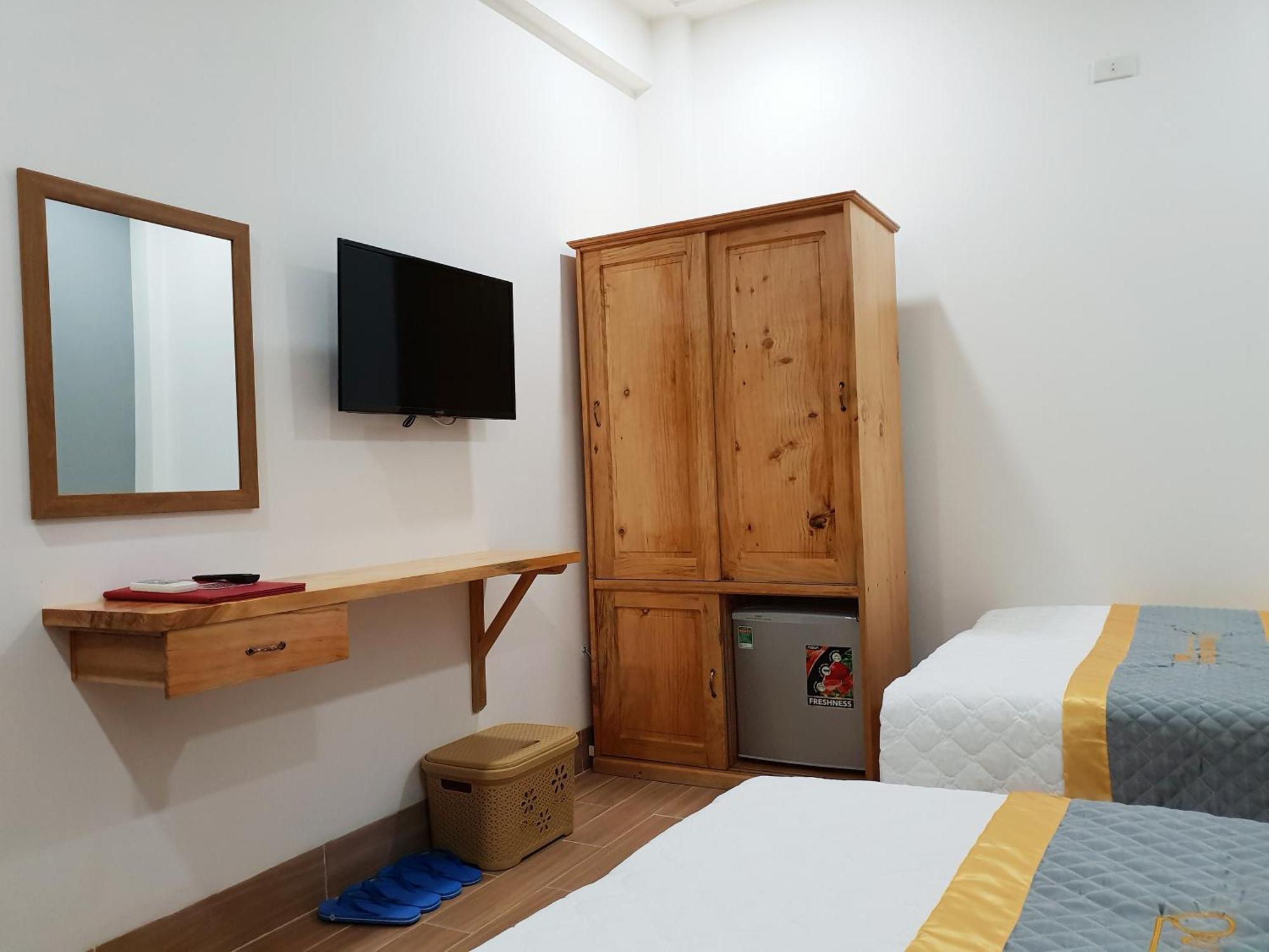 Hotel Khach San Center