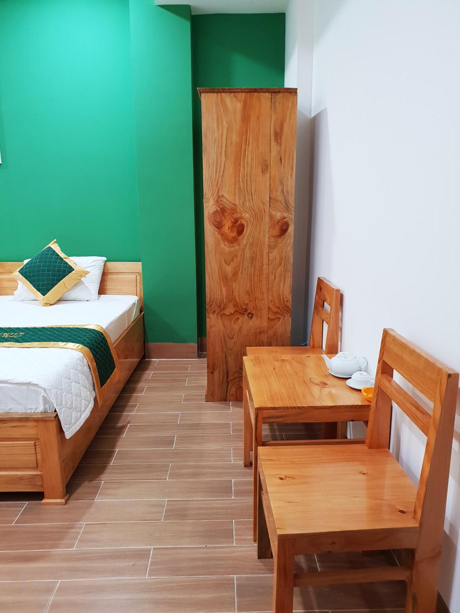 Hotel Khach San Center 2*